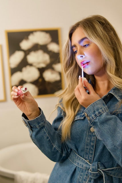 Lumi Gloss-Lip Gloss with LED Light & Mirror