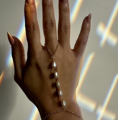 Baroque Pearl Hand Chain